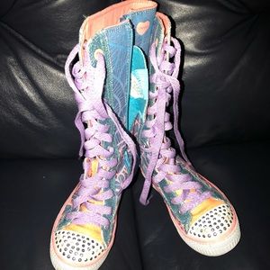 Gently Worn, Little Girls Lite up Sneakers!